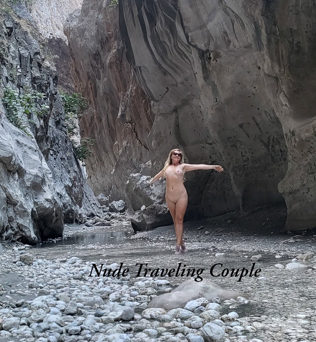 Naked at a touristy canyon. . #Dare #risky #flashing #publicflash #nude #smalltits #sexy #exhibitionist #nudefreedom @bestpublic18 @Petejam1066