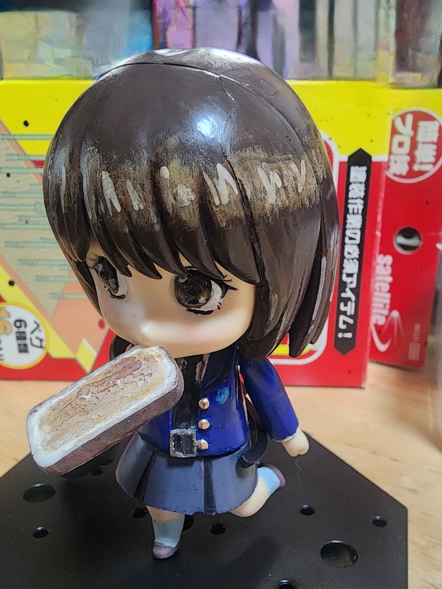 taraku_R's tweet photo. ねんどろいど山本さん完成。
あのシーンを再現出来るかチャレンジしてみました。
小物は樹脂粘土で自作。
アンモナイトも、作ったけど上手くいかなかった。
今日あたりタムタムの展示会に出してこようかな～
#センチメンタルグラフティ
#山本るりか
#ねんどろいど https://t.co/ktQMTt0kur
