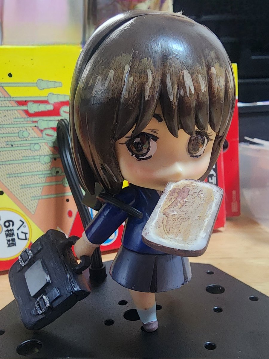 taraku_R's tweet photo. ねんどろいど山本さん完成。
あのシーンを再現出来るかチャレンジしてみました。
小物は樹脂粘土で自作。
アンモナイトも、作ったけど上手くいかなかった。
今日あたりタムタムの展示会に出してこようかな～
#センチメンタルグラフティ
#山本るりか
#ねんどろいど https://t.co/ktQMTt0kur