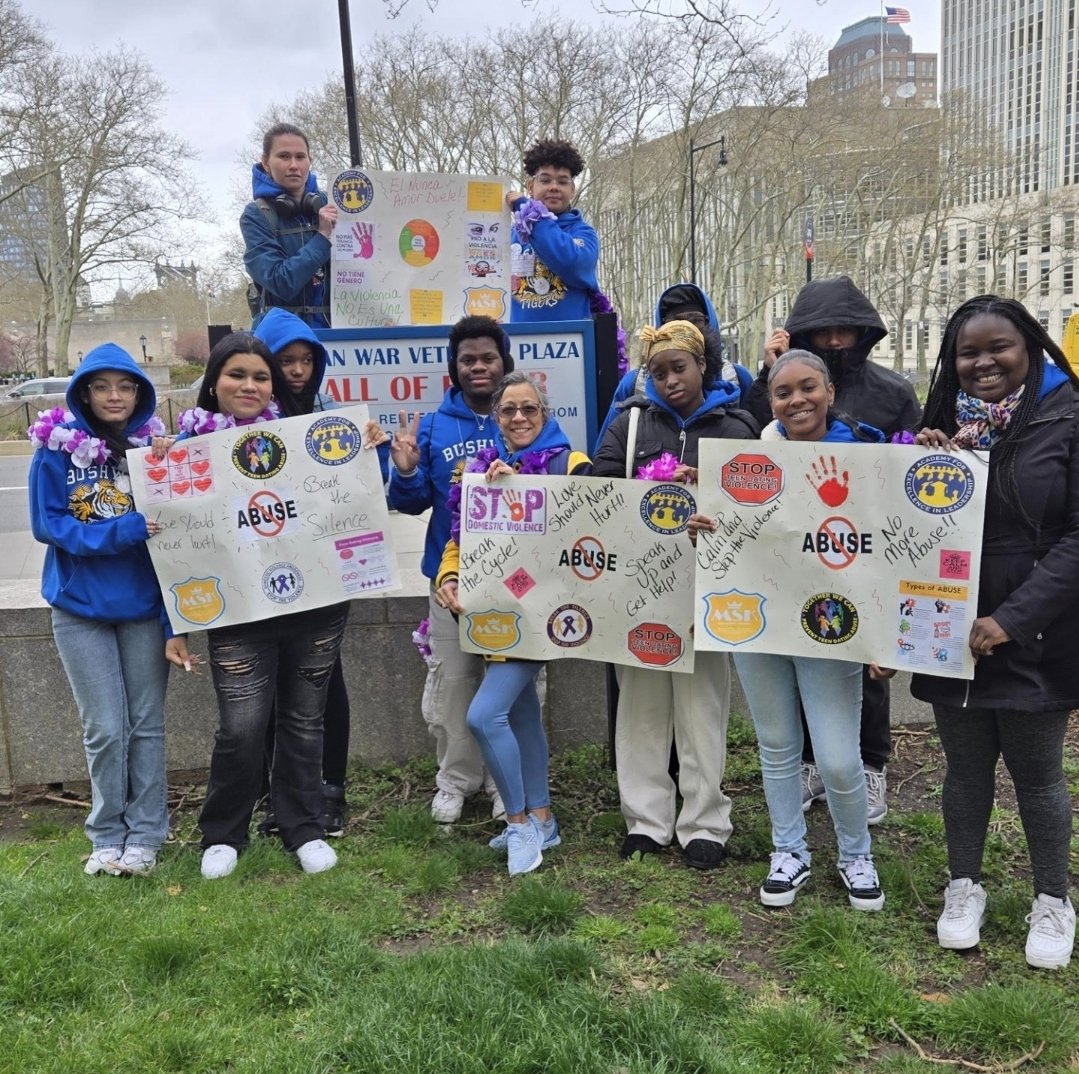 AELNYC's tweet photo. Today #MSK &amp; #MBK came together and marched across the Brooklyn Bridge and ended with a rally in front of City Hall to raise awareness on teen dating violence. Dating violene affects 1 in 3 teens. We applaud our young leaders for being allies and helping end the cycle of abuse. https://t.co/nna7us7avT