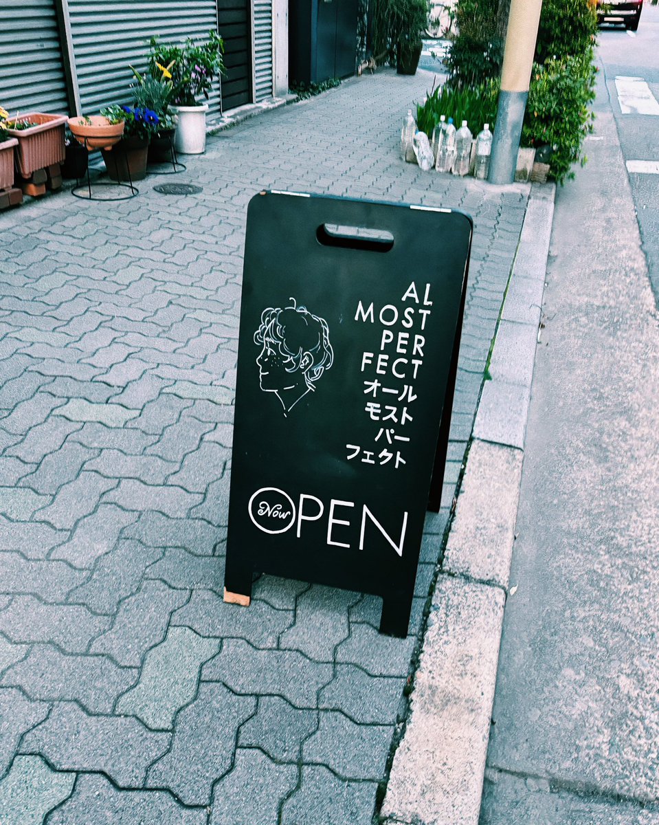 Flew into Tokyo just in time to see work from <a href="/letasobierajski/">Leta Sobierajski</a> <a href="/WadeJeffree/">Wade Jeffree</a> and a wonderful show from <a href="/jdebbiel/">Deb JJ Lee @ Lightbox Expo 112</a> at <a href="/almostperfectjp/">Almost Perfect Tokyo</a> 🩷