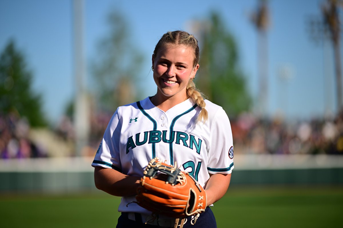 AuburnSoftball tweet picture