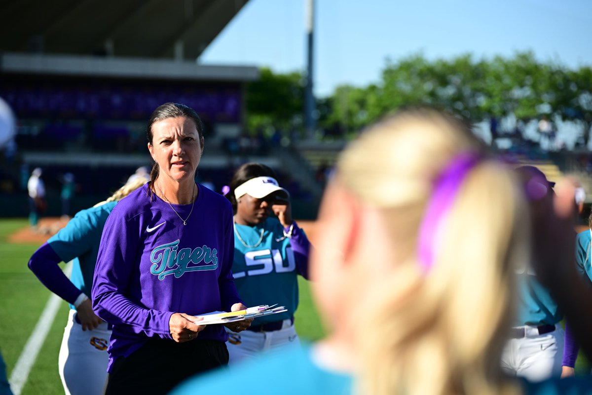 LSUsoftball tweet picture