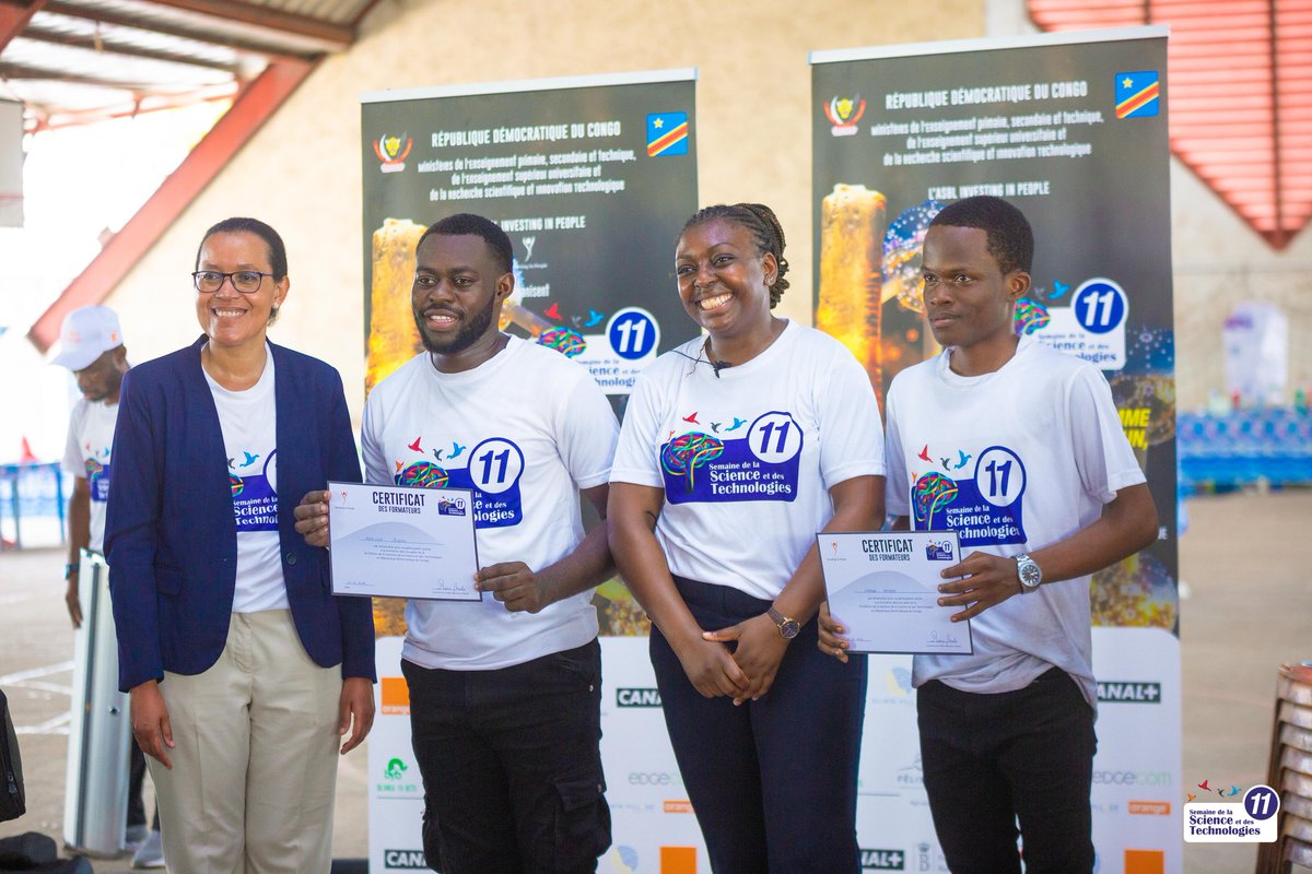 GdonMbenga's tweet photo. J'ai eu le plaisir de participer aux deux journées de "Village des sciences" organisées dans le cadre de la 11e édition de la Semaine de la Science et des Technologies à Kinshasa sous le thème : "La science comme langage commun ici et là-bas".
#SST11 #RDC @ScienceRDC https://t.co/8QnOEsAEDO