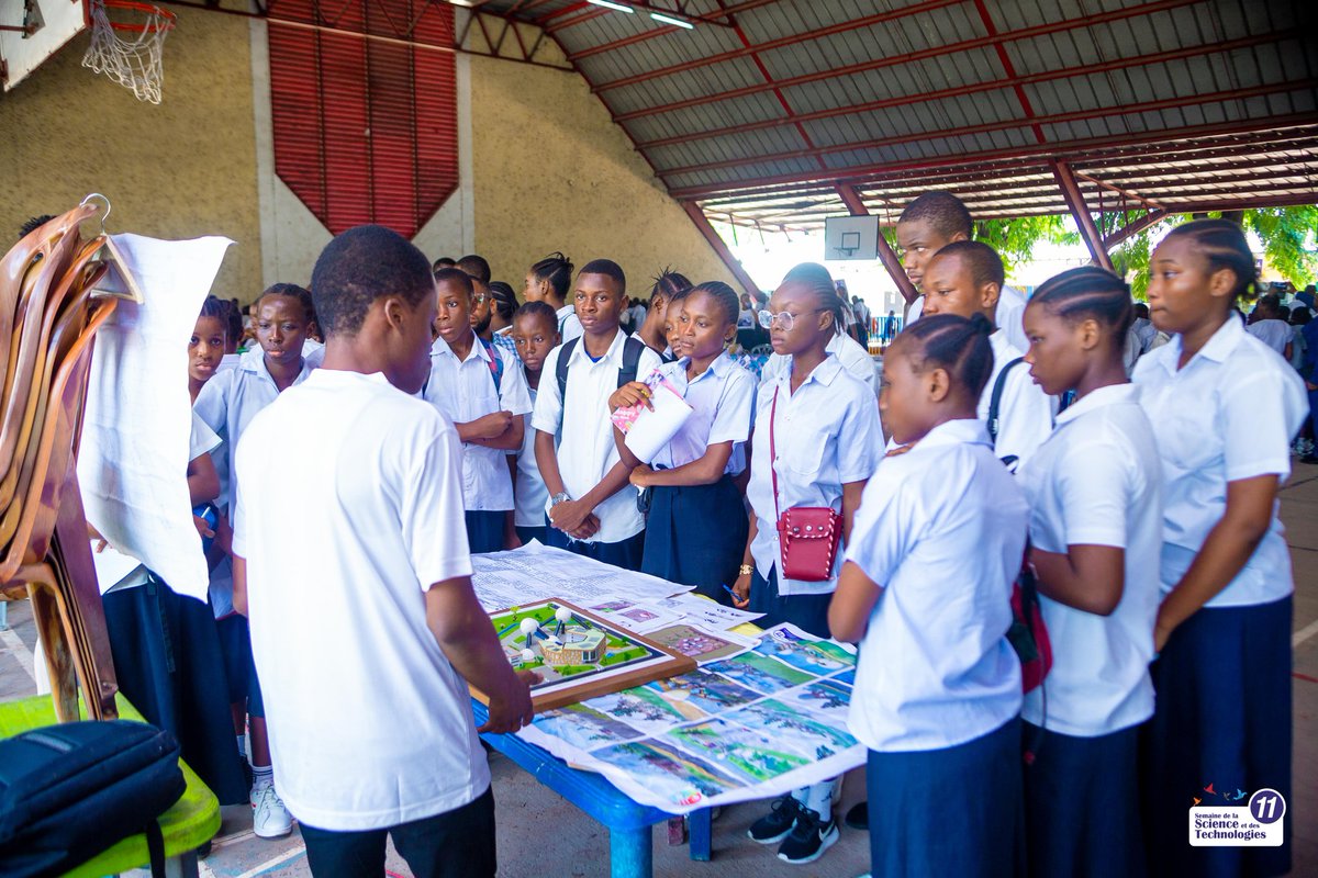GdonMbenga's tweet photo. J'ai eu le plaisir de participer aux deux journées de "Village des sciences" organisées dans le cadre de la 11e édition de la Semaine de la Science et des Technologies à Kinshasa sous le thème : "La science comme langage commun ici et là-bas".
#SST11 #RDC @ScienceRDC https://t.co/8QnOEsAEDO