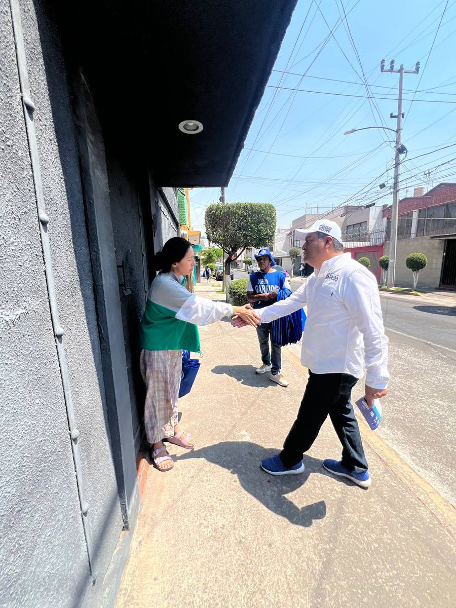 ¡Ya llevamos 14 días de campaña y estoy muy agradecido con el recibimiento de todos ustedes! Gracias por su apoyo y entusiasmo. El Distrito 2 es azul 💙.