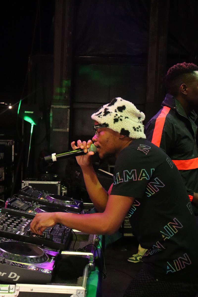WitsPGA's tweet photo. .@MasterKGsa performing at the #NoDegreeNoEntryFest!

#Witsie4Life https://t.co/RysBFUC8Yl