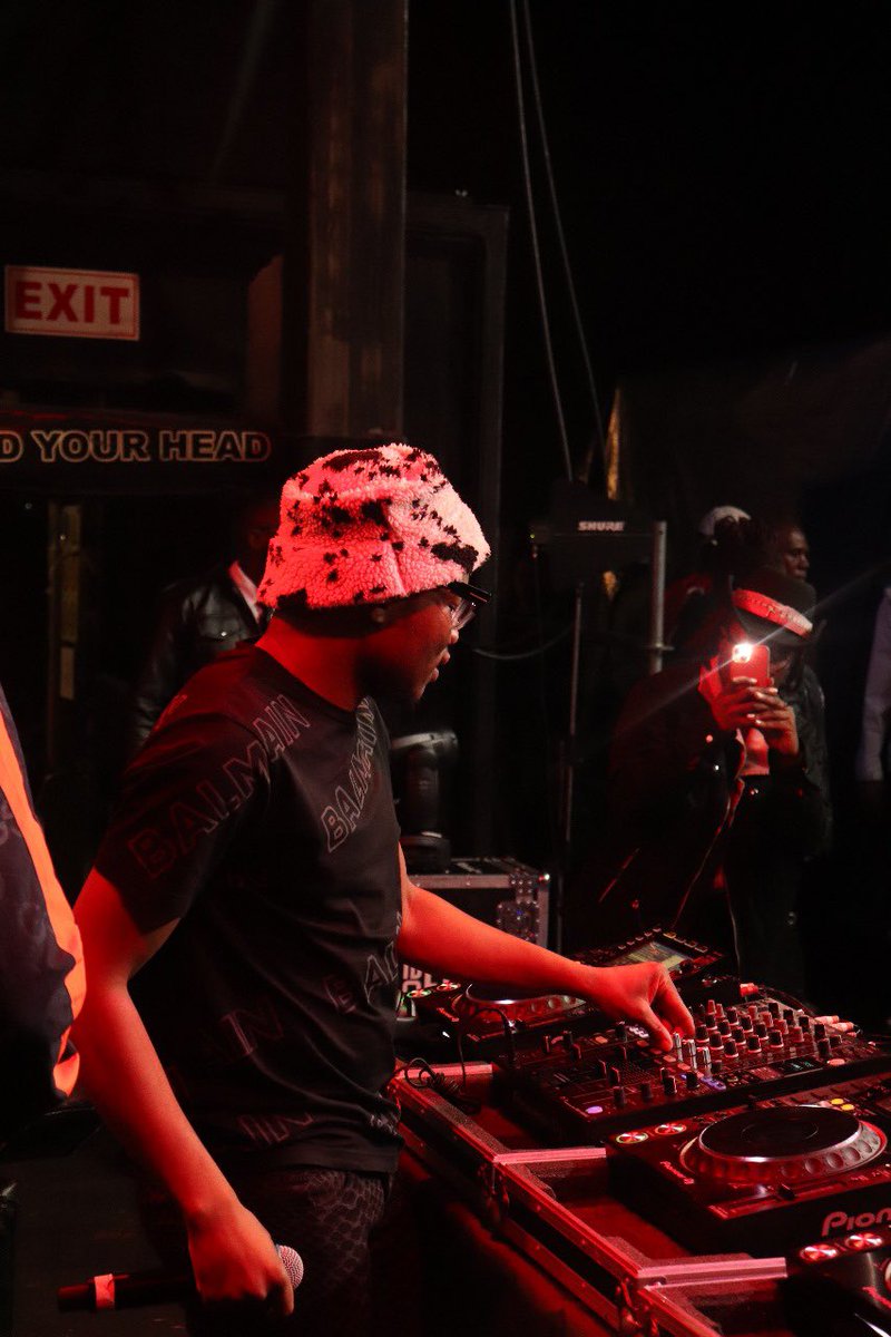 .<a href="/MasterKGsa/">MASTER KG</a> performing at the #NoDegreeNoEntryFest!

#Witsie4Life