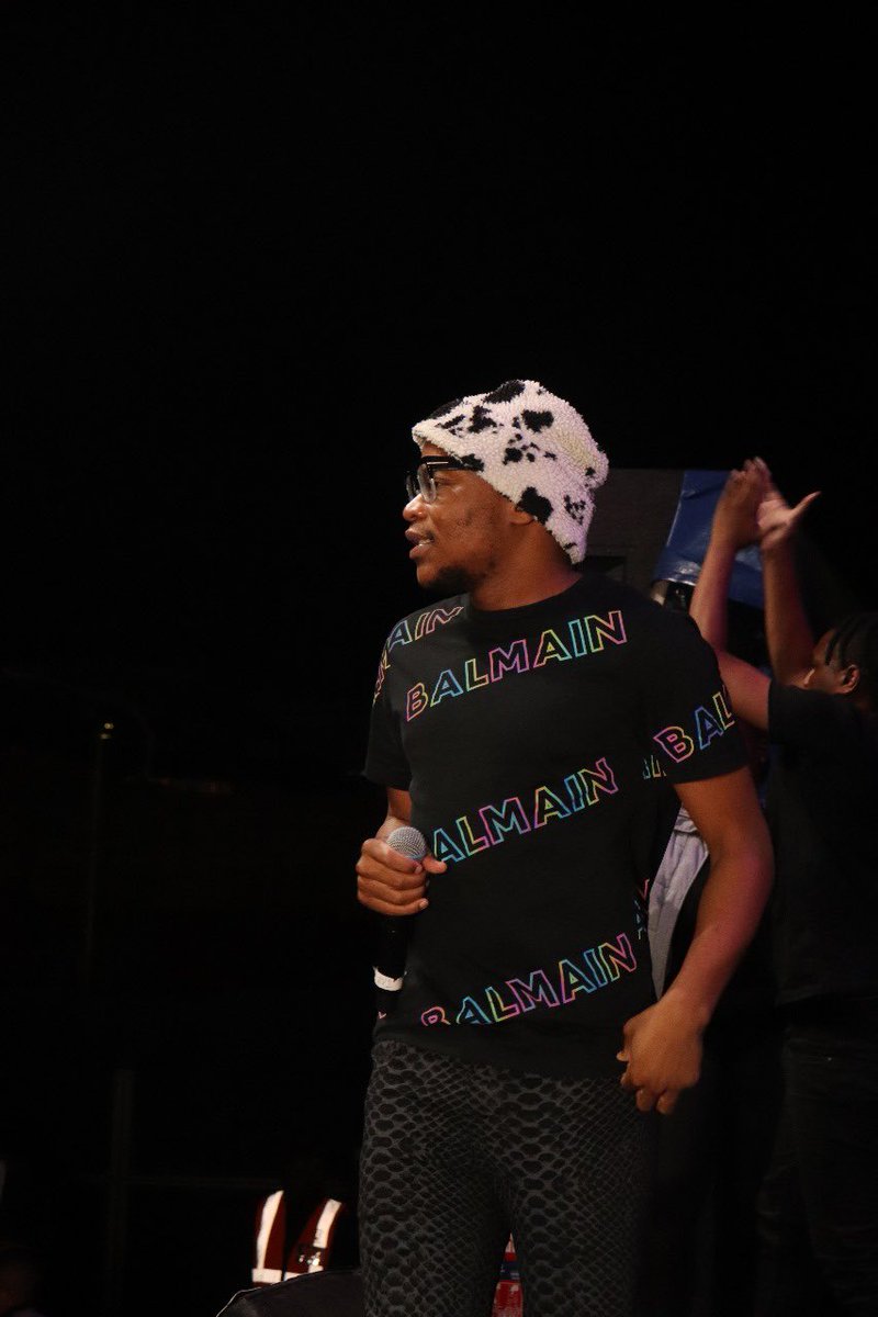 WitsPGA's tweet photo. .@MasterKGsa performing at the #NoDegreeNoEntryFest!

#Witsie4Life https://t.co/RysBFUC8Yl