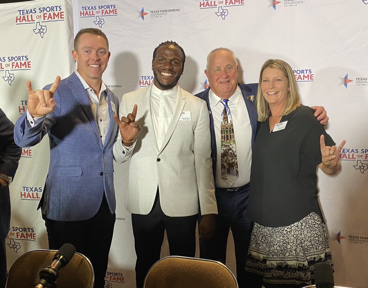 Our @TexasLonghorns Class of 2024 @TXSportsHOF inductees @jamaalcharles, @ColtMcCoy, @christawill14 & Coach Bubba Thornton🤘🏻🤘🏻🤘🏻🤘🏻