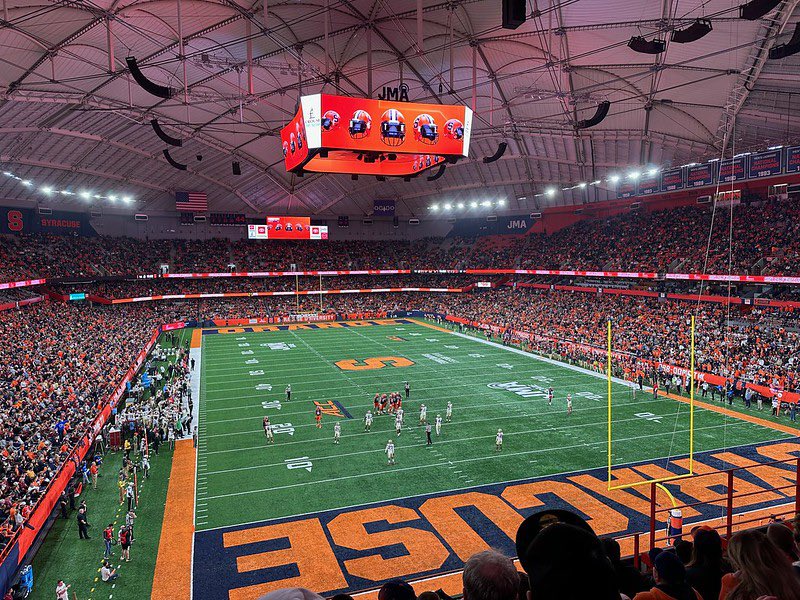 After a great visit and conversation with @FranBrownCuse I am Blessed and Grateful to receive an offer from Syracuse University! #DART #gocuse #JUICEDUP @WRCoachmj @Coach_2CAP @JohnGarcia_Jr @ChargersBeMore