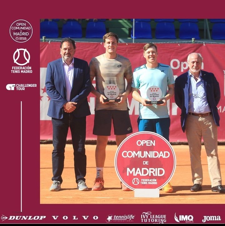 ATP Challenger!
Parabéns aos duplistas campeões, o finlandês Harri Heliovaara (🇫🇮) e o britânico Henry Patten (🇬🇧) que conquistaram o @ATPChallenger de Madrid na Espanha 
#ATPChallenger #tennis #Madrid #comunidadmadrid #HarriHeliovaara #HenryPatten