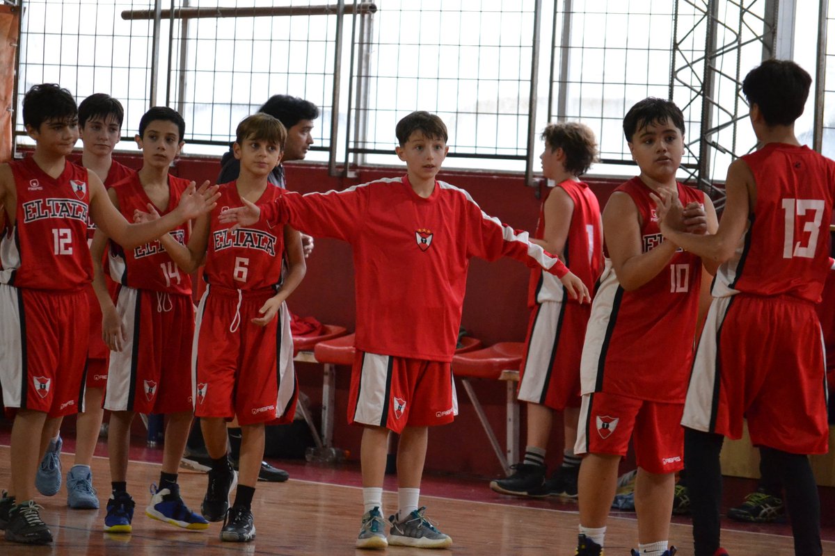 ElTalaRosario's tweet photo. Jornada pasada por agua 🏀💧
🗣 Este sábado recibimos a Los Rosarinos Estudiantil por otra jornada de #Intermedias
✅ U13: 35-26
❌ U15: 48-66
✅ U17: 71-40
➖ U21 SUSPENDIDO
#VamosTala🔴 https://t.co/GdyUC2MbHH
