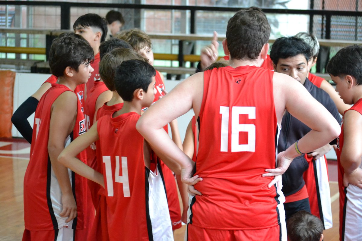 ElTalaRosario's tweet photo. Jornada pasada por agua 🏀💧
🗣 Este sábado recibimos a Los Rosarinos Estudiantil por otra jornada de #Intermedias
✅ U13: 35-26
❌ U15: 48-66
✅ U17: 71-40
➖ U21 SUSPENDIDO
#VamosTala🔴 https://t.co/GdyUC2MbHH