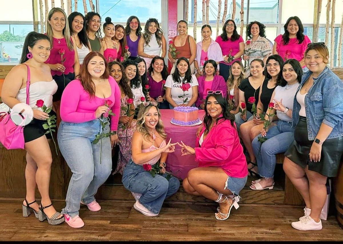 bramir13's tweet photo. What a great Saturday with my beautiful Alpha Delta chapter sisters 💕 💜 💕💜 love seeing my #Linesisters, my gamma daughter & gamma grandbaby 💞 #Gammas #SLG @UHDGammas1990 @Ayaniah50 @slghmaa https://t.co/l9n69Fcx9E
