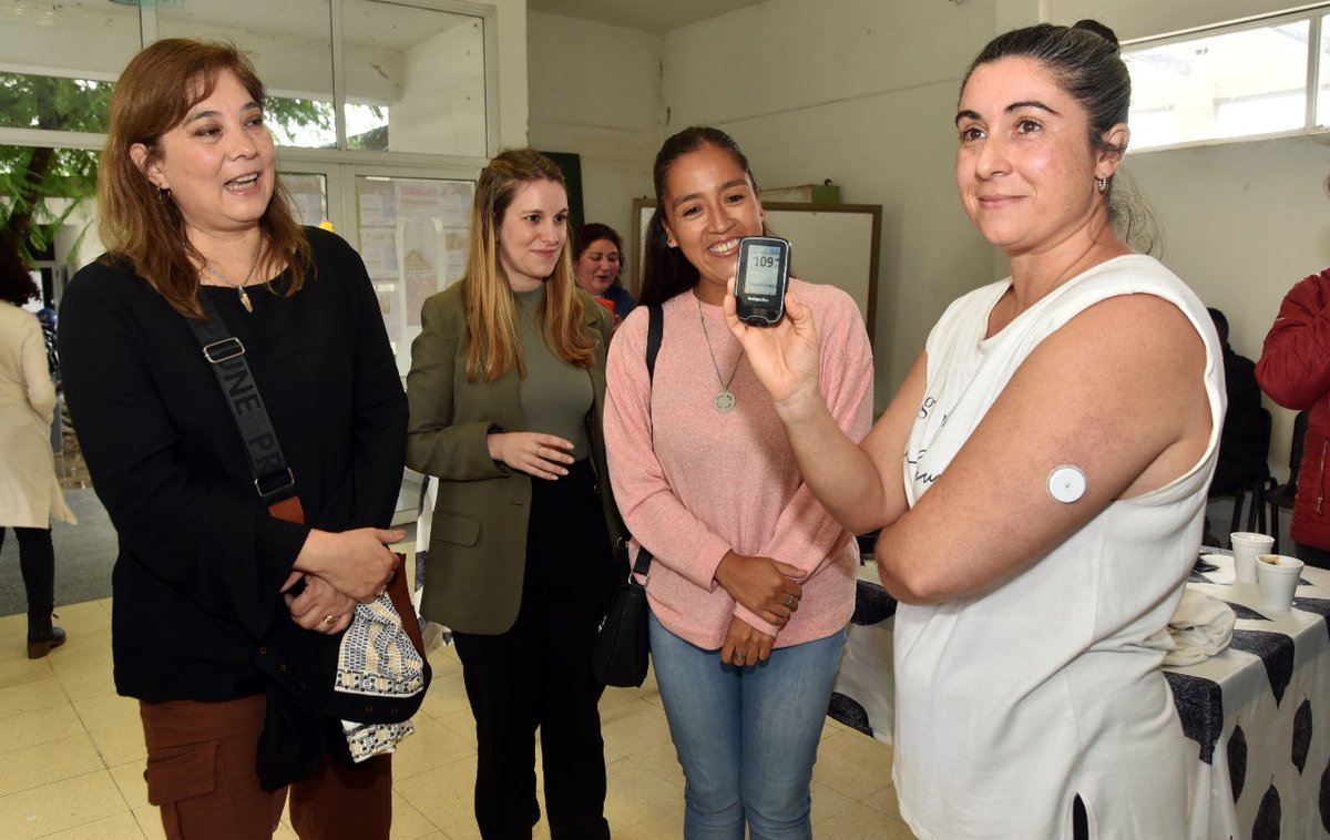 CiudadSMT's tweet photo. 👨‍👦"Para sacarnos dudas, perder miedo y seguir adelante”: el Municipio de San Miguel de Tucumán lanzó un Dispositivo de cuidados para personas con Diabetes tipo 1 en la Casa del Bicentenario 👉📰 https://t.co/TG2WNxpjsI https://t.co/GqXDKl1I00