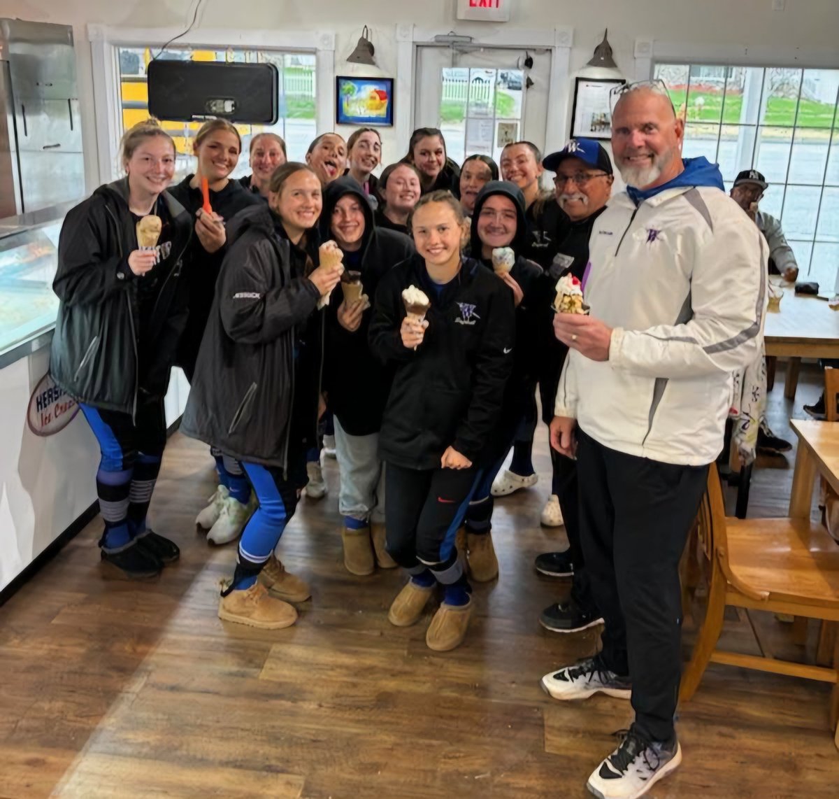 WTFDLANCERSOFTBALL (@wtfdlancersoft1) on Twitter photo Big road win 6-3 over #10 Newtown! Followed by Cowlicks Ice Cream!! It was a good day....Brielle Kenney complete game win, Emilia Podeszwa and Melanie Martin big Home Runs! Grace Muti and Ava Waddington multihit game....
Fitch Monday!
<a href="/GameTimeCT/">GametimeCT</a> <a href="/GoECCAthletics/">ECC Athletics</a> <a href="/lancer_sports1/">Waterford Athletics</a> Big road win 6-3 over #10 Newtown! Followed by Cowlicks Ice Cream!! It was a good day....Brielle Kenney complete game win, Emilia Podeszwa and Melanie Martin big Home Runs! Grace Muti and Ava Waddington multihit game....
Fitch Monday!
<a href="/GameTimeCT/">GametimeCT</a> <a href="/GoECCAthletics/">ECC Athletics</a> <a href="/lancer_sports1/">Waterford Athletics</a>