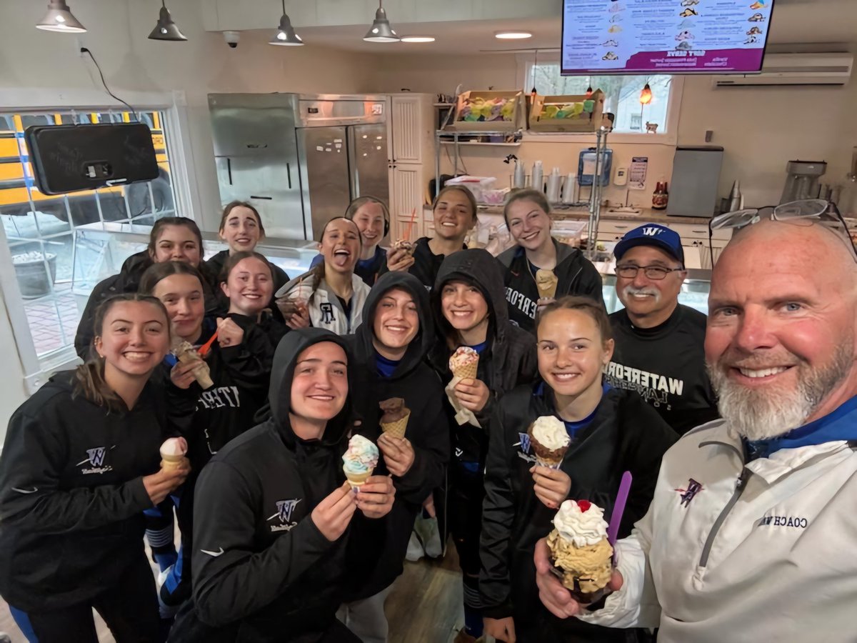 WTFDLANCERSOFTBALL tweet media