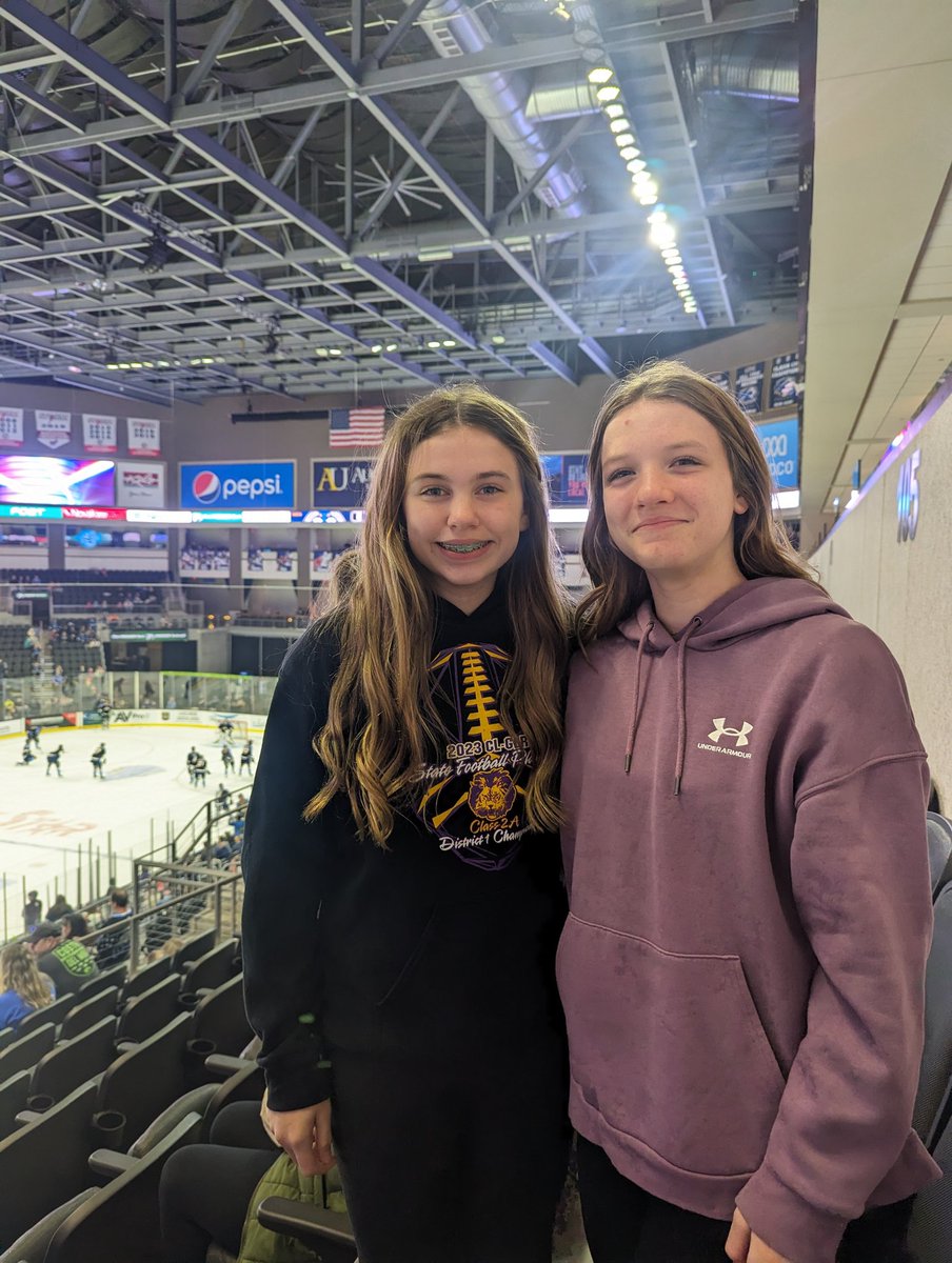 kelderman_k's tweet photo. Elliet's first Stampede Hockey game. 105 W 16 and 17 https://t.co/RkN9EelbF4