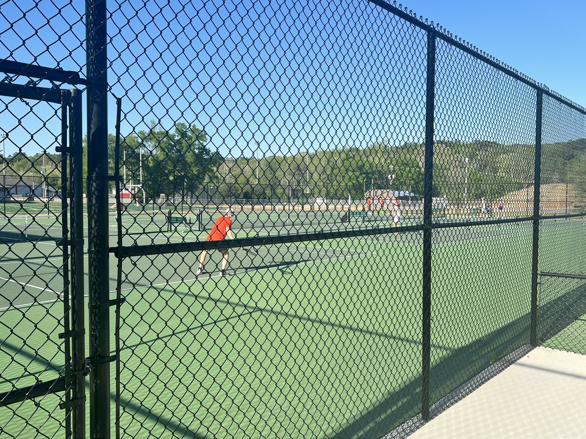 CoachMonceaux's tweet photo. Big win for Hewitt-Trussville Huskies Tennis over Hoover‼️ https://t.co/kk5fttzERu