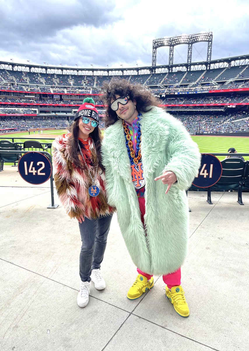 Had to stay true to my Tweet! Slaying the faux fur game with @maxisawiener (#RallyPimp ). ⚾️ #LFGM #mets #the7line #LGM #citifield