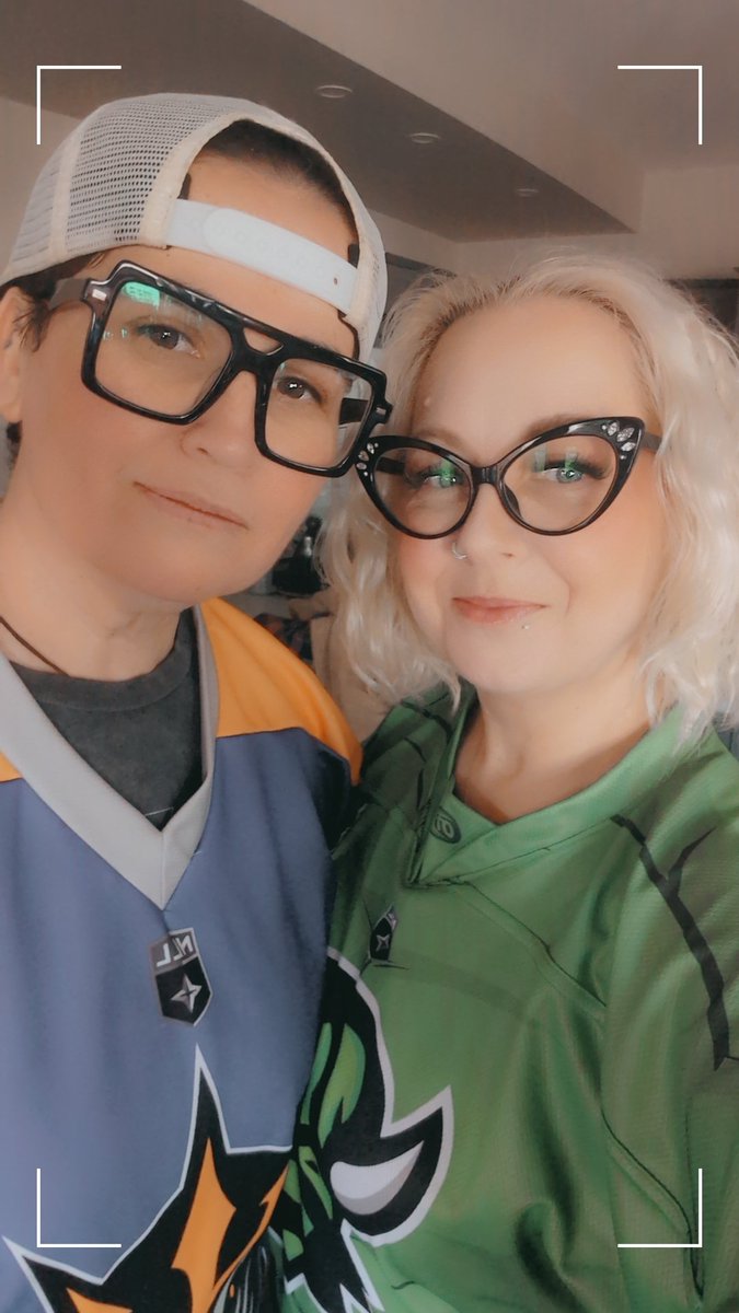 Sabrinna79's tweet photo. #sasktelrush #rushlacrosse #saskatchewanrush @saskrush #sealslacrosse #seals #sandiegoseals #cheerforboth #bothofourteams #golacrosse https://t.co/jeLrJ73mK8