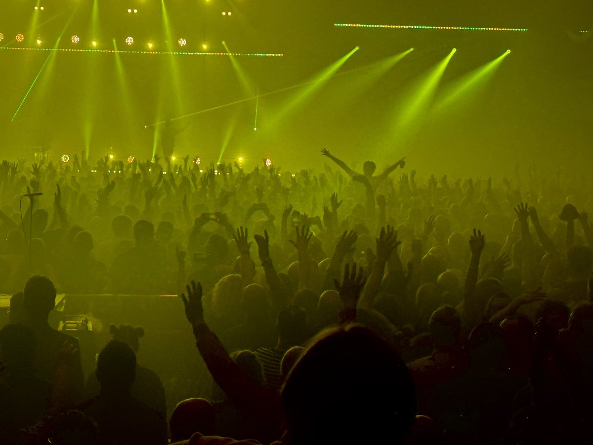 Muddy_funster32's tweet image. Underworld smashed it @factoryintl