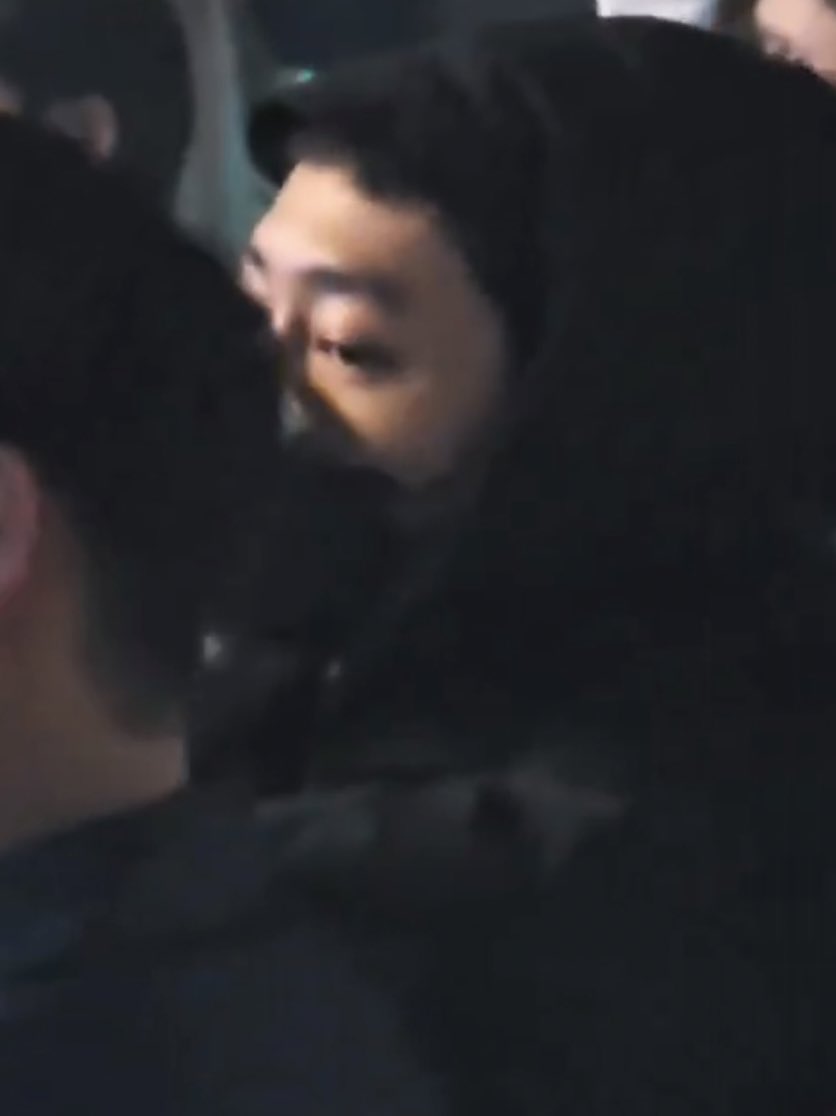 TurtleLoveCat's tweet photo. waking up to hyungwon sightings at day6 concert yesterday 🥺 hyungwonieee 💚 https://t.co/7KkXshkD6D
