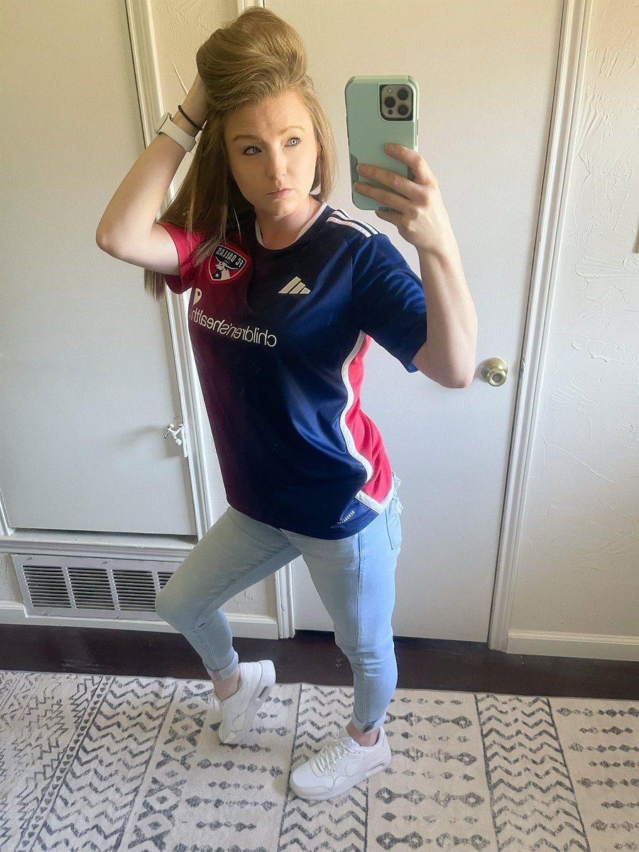Let’s go FC Dallas!! Dressed for the game.. yall like my fit?