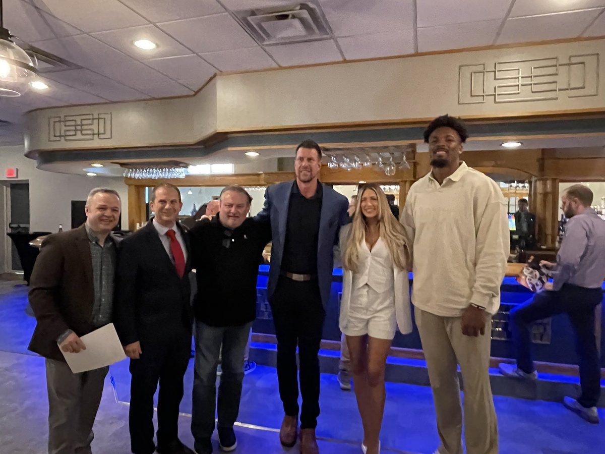 The head table at the Hornell Sports Night to benefit Special Olympics and youth sports. <a href="/18SportsAndy/">Andy Malnoske</a> Chuck Knoblauch, <a href="/RyanDLeaf/">Ryan D Leaf</a> <a href="/TheBarbieBlank/">Barbie Blank</a> and <a href="/BuffaloBills/">Buffalo Bills</a> <a href="/gregrousseau/">Gregory Rousseau 🪬</a>