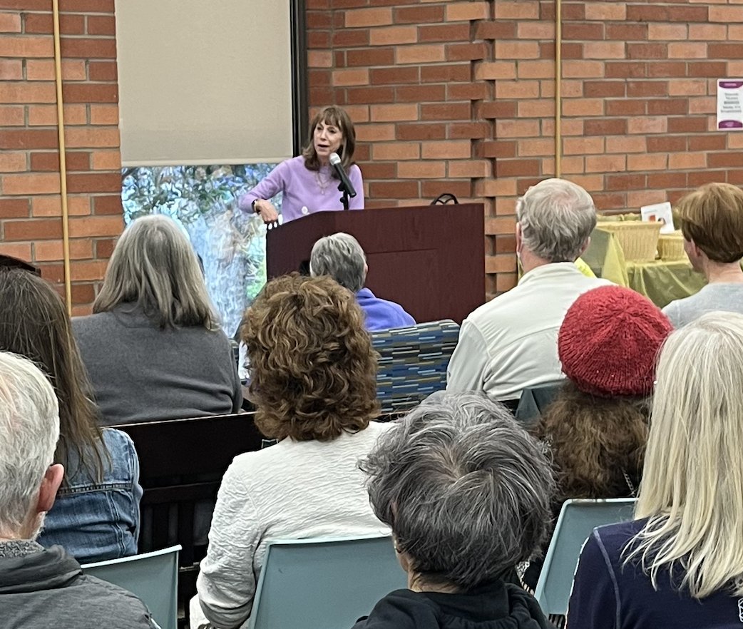 As I'm putting the finishing touches on my debut, I was inspired by the magnanimous @Lisa_See when she spoke about her 1st book, On Gold Mountain, at the Culver City Julian Dixon Library. It was packed and wonderful to see an author connect with her audience!