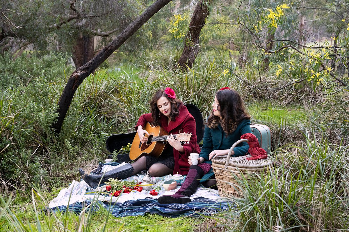 #np 'Waiting in the Wings' by Narrm/Melbourne twin sister singer-songwriters Alanna & Alicia on Australia's LGBTQIA+ radio station, @JOY949 - from their upcoming album HEART SONG LISTEN
📸 Ferne Millen
