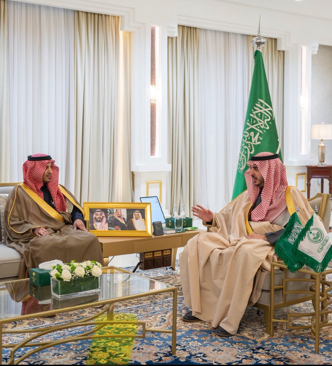 سمو أمير #منطقة_الجوف حفظه الله 
توجيهات سموه مباركة و دعمه غير مستغرب لخدمة الوطن و المواطن في ظل حكومة ملك الحزم و عراب الرؤية