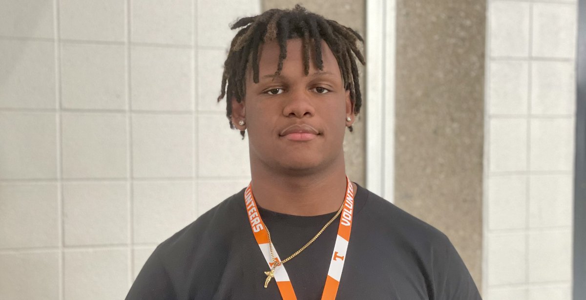 Top DL target @clt_charles sets commitment date, says #Vols still standing out after visit for #Tennessee’s spring game 247sports.com/college/tennes…