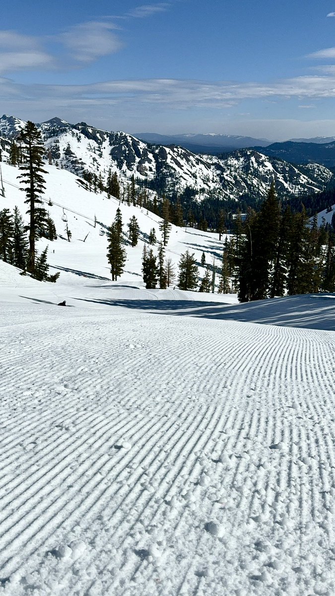 DevOpsOscar's tweet photo. Day 43 was nice! 🚠🏔️⛷️

Managed to do 21 runs, reached 60MPH in the morning, afternoon got slushy.  Today was a good day!

#ski #skiing #AlpineMeadows #Tahoe https://t.co/Ht0unzm44P
