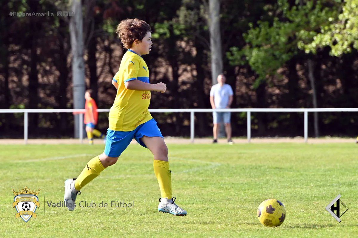 VadillosCF's tweet photo. 🅵🅾🆃🅾🆂 Infantil "A #carniceriaSedano / #lacadosybarnizadosAntolin 2-0 @villarcayonela_cf
Partidazo de los peques para vencer a un gran equipo y colocarnos LÍDERES...✌️

@DavidAld85 , @Llorentee27 y @Mario_P_C, EQUIPO, ENHORABUENA

➕️3️⃣ Jornada 22

#FamiliaVadillista https://t.co/RbZJ3QiFJR