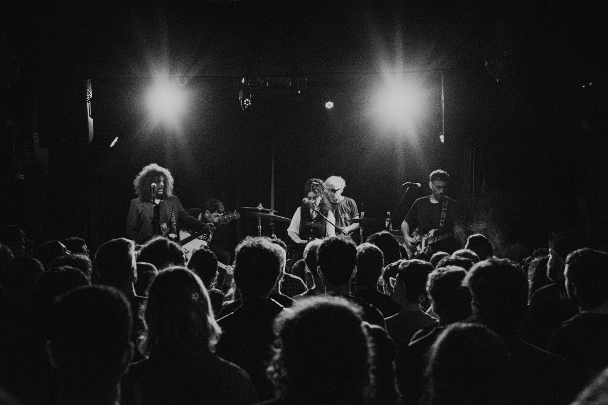 Hermoso todo lo que pasó ayer en Strummer. Que fuerte para nosotros saber que están ahí <3

Lunes: Anunciamos todas las próximas fechas y más pronto de lo que imaginan NUEVO DISCO. 

Foto <a href="/CarlosLuis0710/">Charlieriobueno</a>