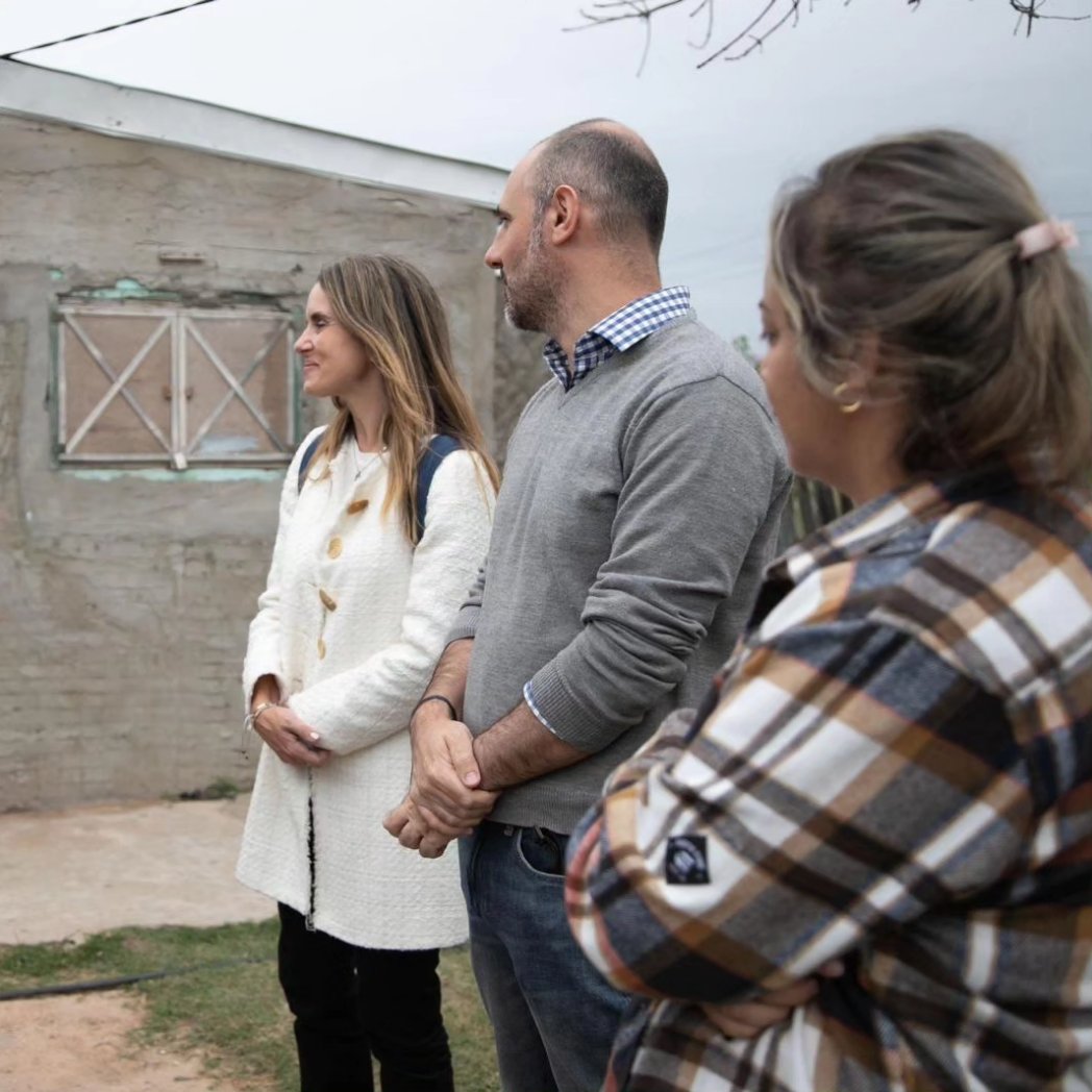 Visitamos y hablamos con vecinos del Barrio Curupi donde nos cuentan su problemática y buscamos el camino para ayudar siempre. Carolina Ache Batlle Presidente #CaroAchePresidente #VamosConLaJusta #VamosConLaJustaPaysandu