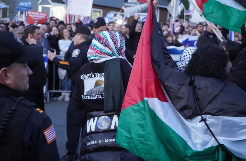 [PaleStinians Hate? Who Knew?] Police shut down pro-Palestinian gathering in Germany over hate speech fears #Germany #PaleStinians #Hate jpost.com/diaspora/antis…