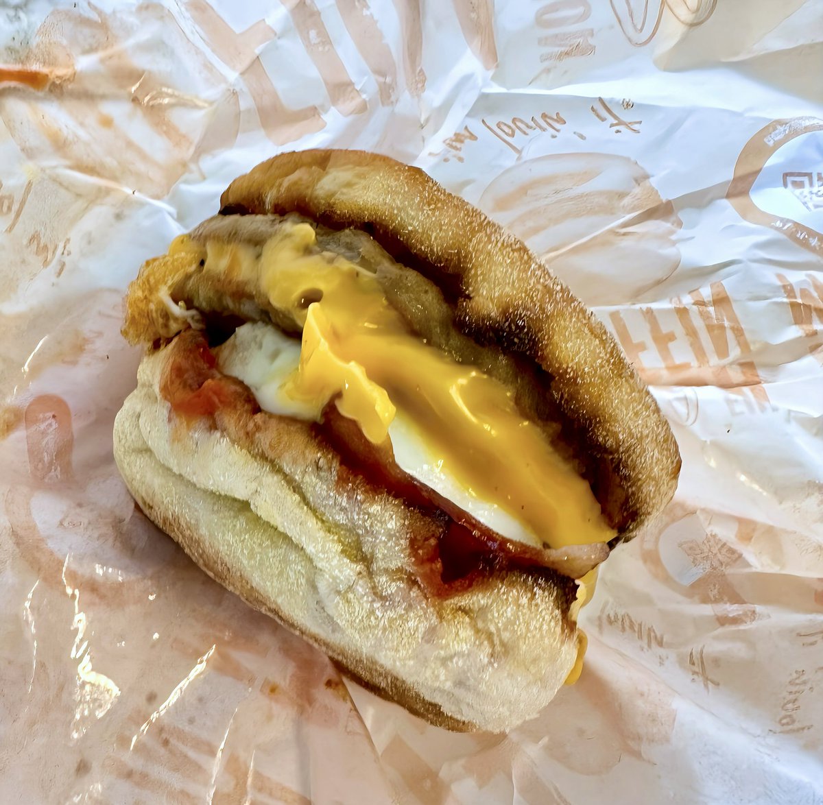 osapoi_puchi's tweet photo. マックデリやったら綺麗やのに🍔
◯ー◯ーは😒
#朝マクド https://t.co/9Zlpsdc7ap