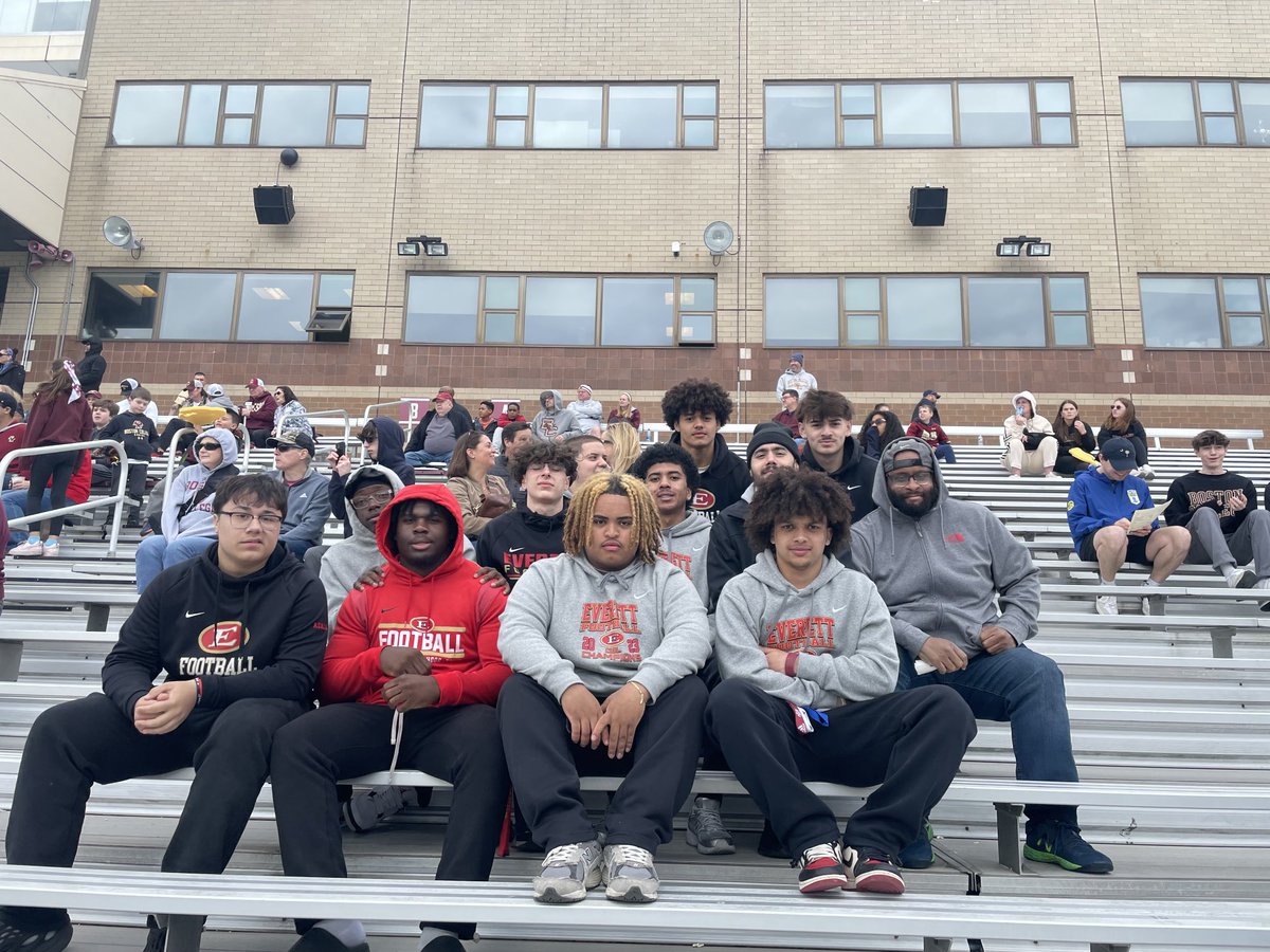 Good time today with some of our guys & coaches at the BC spring ball game #culture#RoleTide ⁦@Coach__Flores⁩