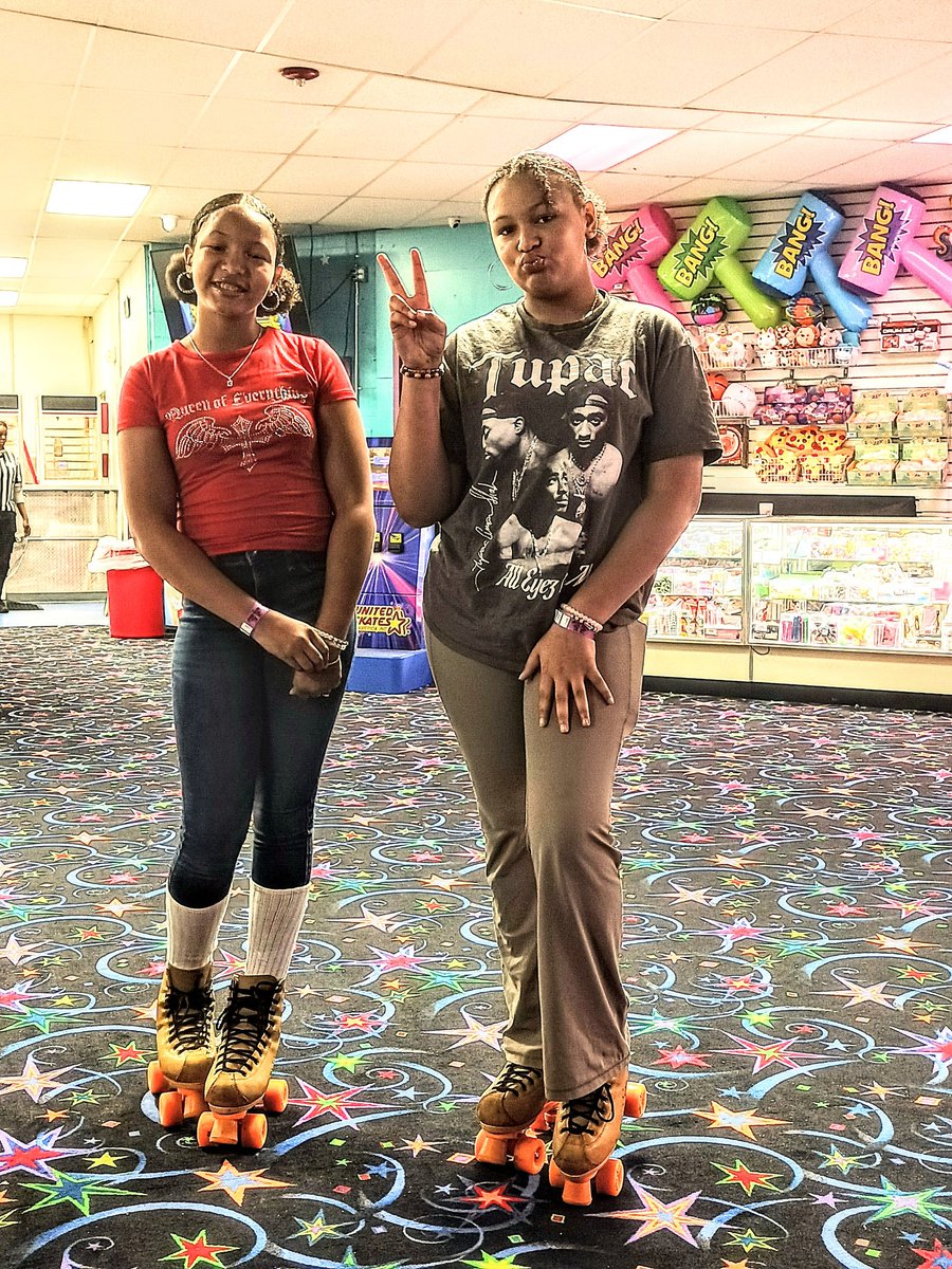 Gabrielle & Ashlynn tweet media