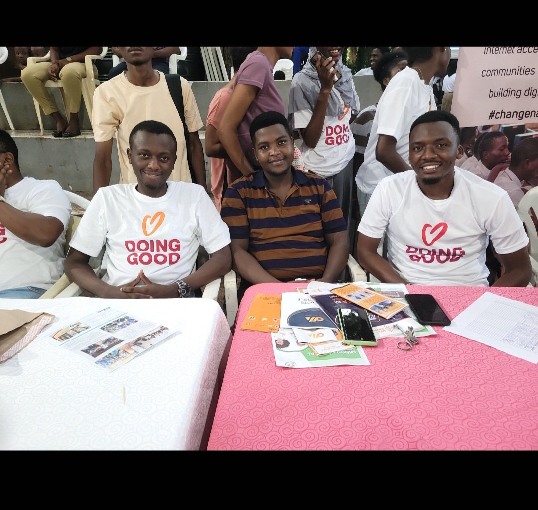 RotaractMuhas's tweet photo. Proud to have representatives who were part of the #gooddeedsday fair event organized by the @Nataliafoundat1 and the @gooddeedsdaytz at the DON BOSCO VCT Oysterbay Dar es salaam.
@mrmussaj 
@rottanzania 
Let's keep #doinggoodfortheworld
@Rotary 
@rotarystonetown 
@RotaryBahari https://t.co/duct9xayoY