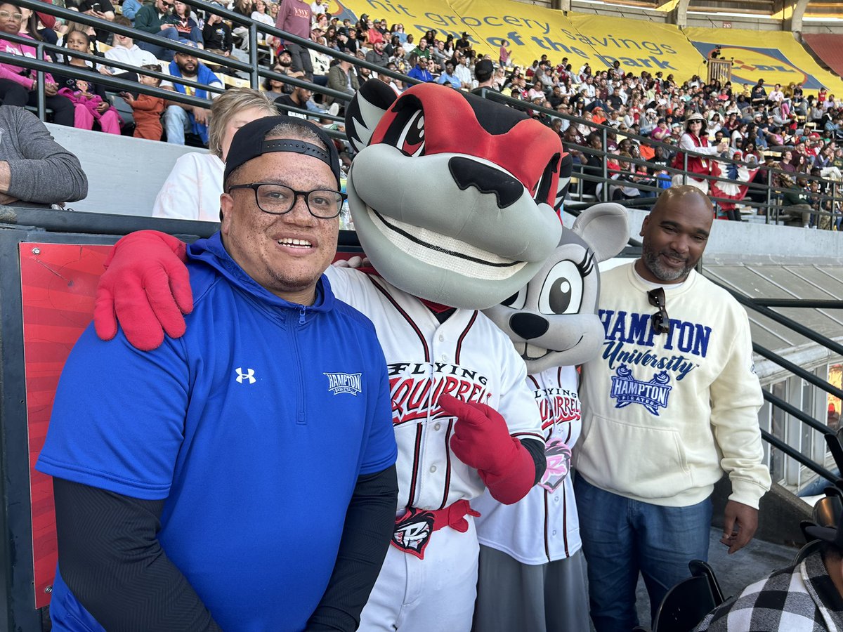 It’s a great day at the ballpark with @ADHendersonSr for HBCU Night with the @GoSquirrels !!