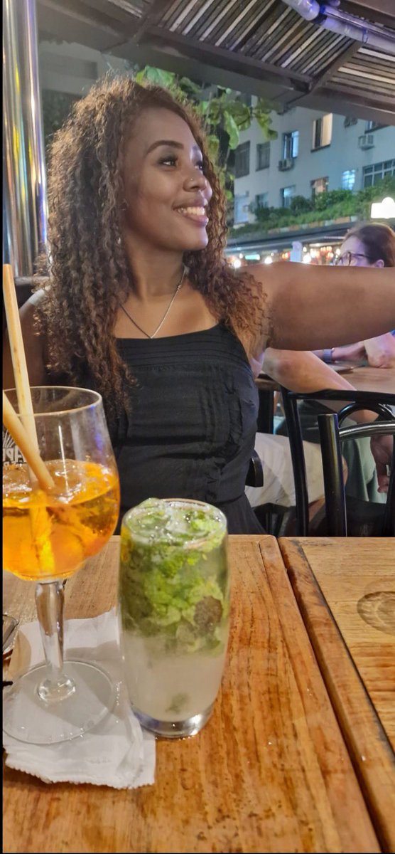 bellaquevene's tweet photo. Amor próprio, respeito próprio, valor próprio... Há uma razão para todos eles serem "próprios". Você não pode encontrá-los em mais ninguém. https://t.co/oJuvFT9YZJ