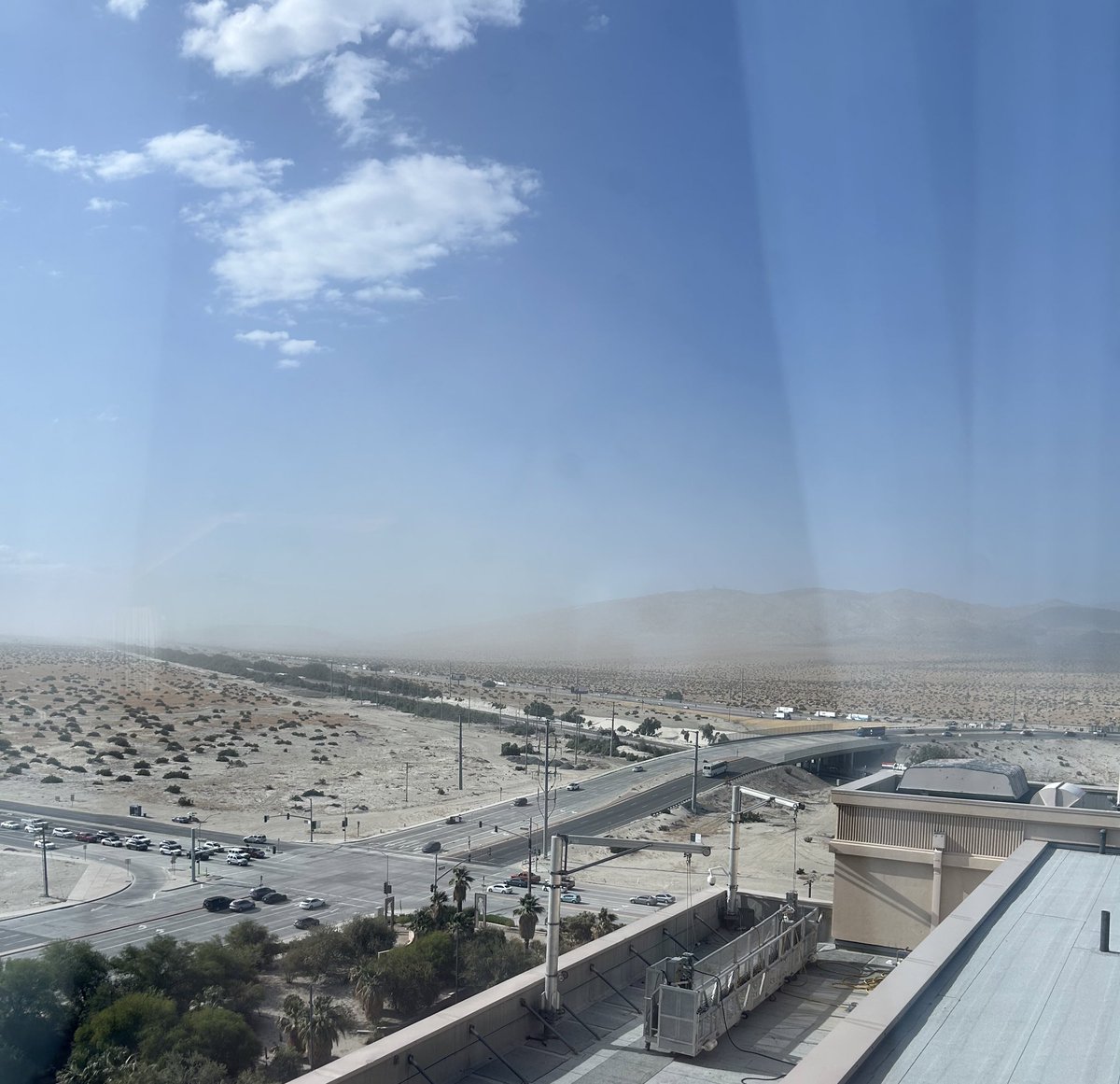 ElQomander's tweet photo. El Coachella fest está a toda madre 👌🏻

#Coachella2024 

@ricardomedijo https://t.co/HiLlbODq50