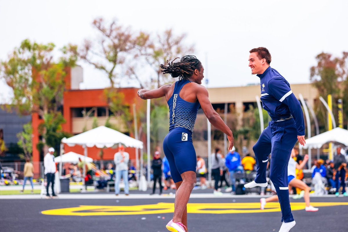 Xavier Simpson runs a blistering, wind-aided 10.38 (+3.9) in the men’s 100 meters at the Beach Invite! That’s the 45th-fastest mark in the NCAA West Region this year 😳⚡️