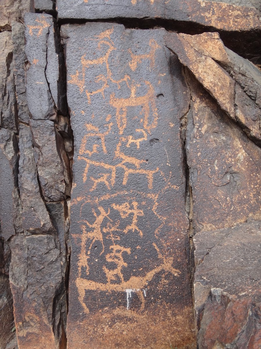 Бичигтийн амны хадны зургаас.
Баянхонгор, Баянлиг