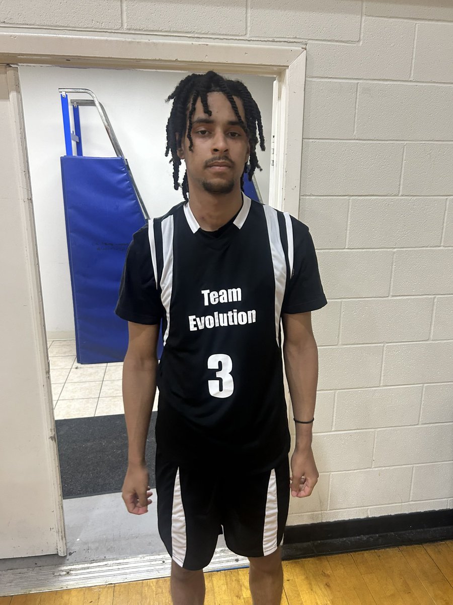 KartaKarta's tweet photo. #TeamEvolution 69
ShootingStars Blue 70
Reynauldo Ross 29p (4 3s)
Da’Kyrin Thomas 14p
@RcsSports @bigsloan32 @RobCInTheGym @Extraeyesmedia @BallSoHardSS https://t.co/Ky7ZWjPL6v