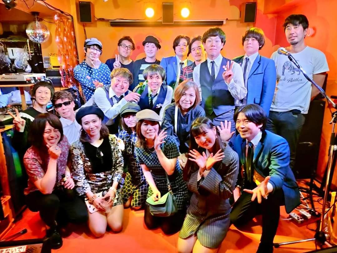 CarawayThe's tweet photo. 昨日はイベント『Beat Fan Club』@高円寺グリーンアップルにお越し下さいまして誠にありがとうございました！✨終始熱気ムンムンで超盛り上がりました♪バンド、DJ出演者の皆さま大変に素晴らしかったです♪お疲れ様でございました！😊✨ https://t.co/1FMZLdETcv
